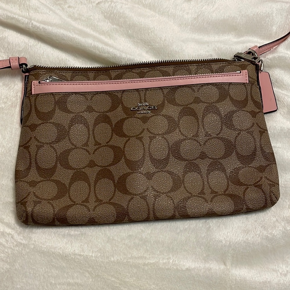 Authentic Womens Crossbody Coach Bag.